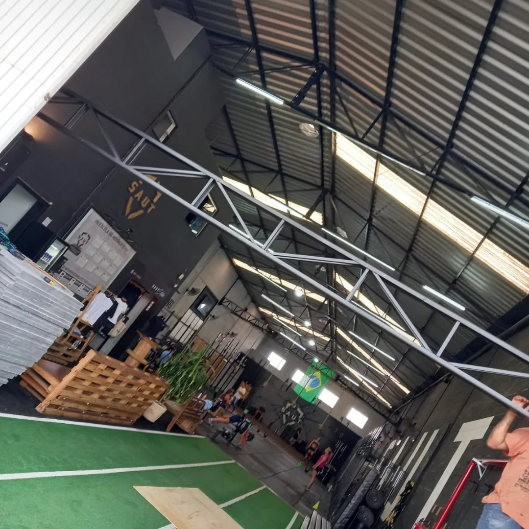 Cobertura Metálica — Academia SAUT